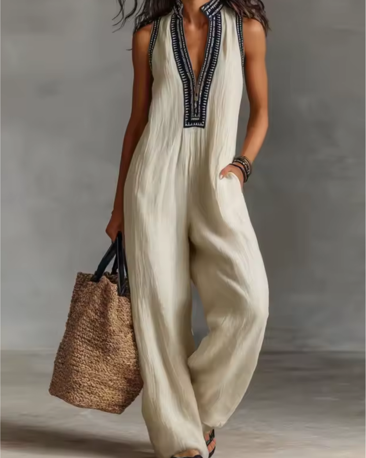 Urban Chic – White Jumpsuit for Women with High Neck &amp; Zip Closure