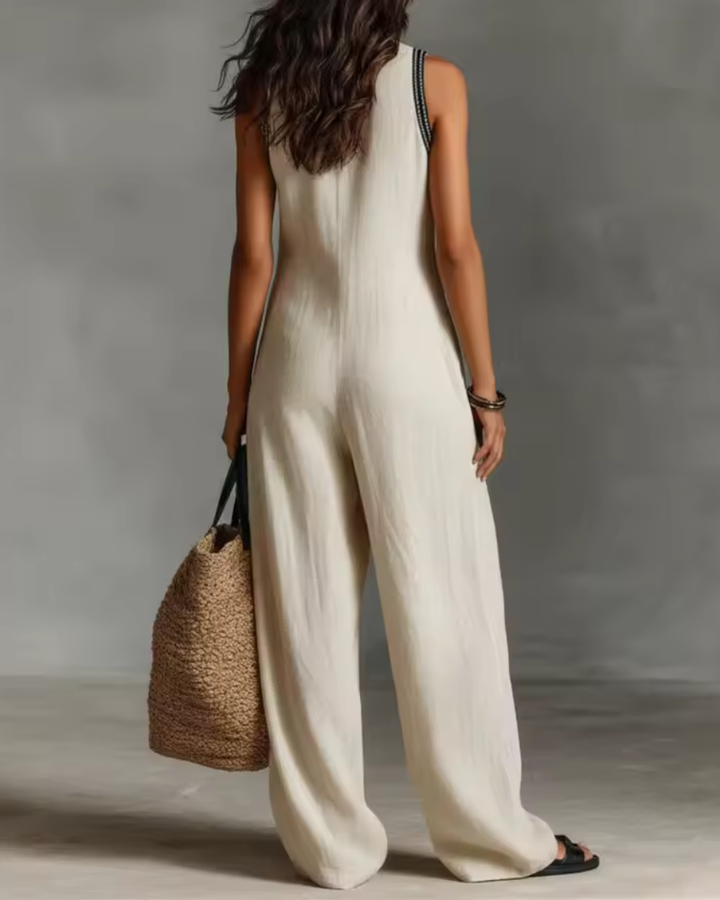 Urban Chic – White Jumpsuit for Women with High Neck &amp; Zip Closure