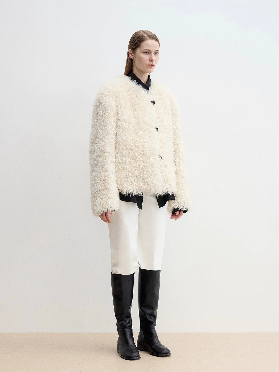 "Ghost Horse Girl" merino curly sweetheart collar fur shearing coat