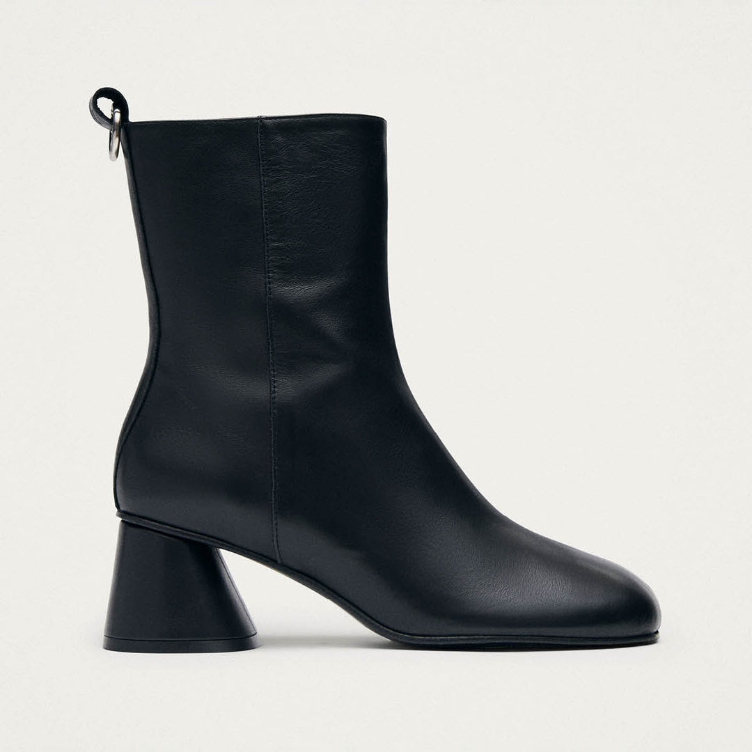 Roebar Black Leather Ankle Boots